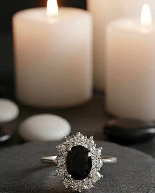 Anillo de Plata Italiana con Piedra Negra – Elegancia Intuitiva
