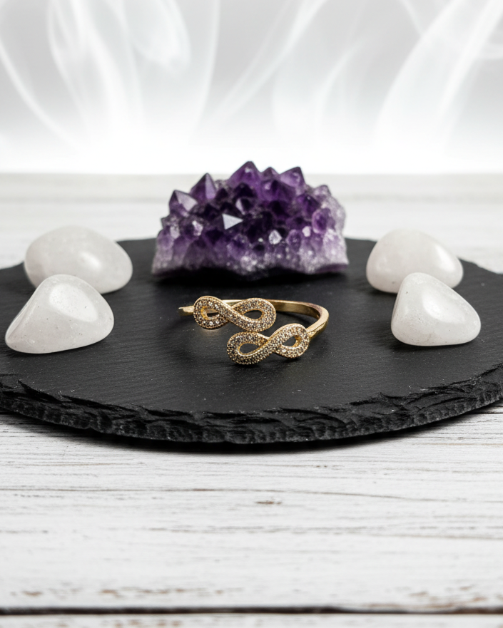 Anillo Infinito Dorado – Conexión Eterna del Alma